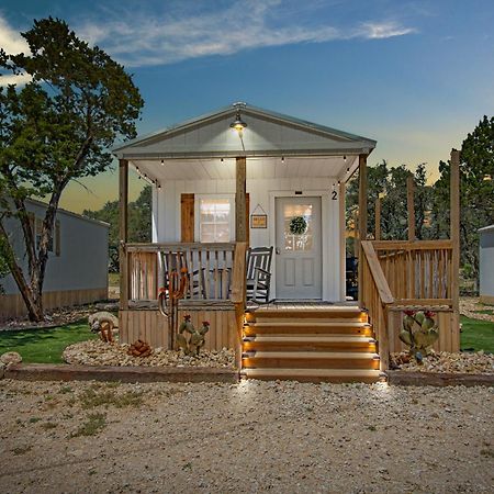 Отель Lucky Star Ranch - Stargazer Tarpley Экстерьер фото